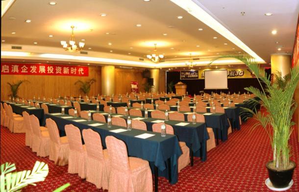 Green Land Hotel Kunming Exterior photo